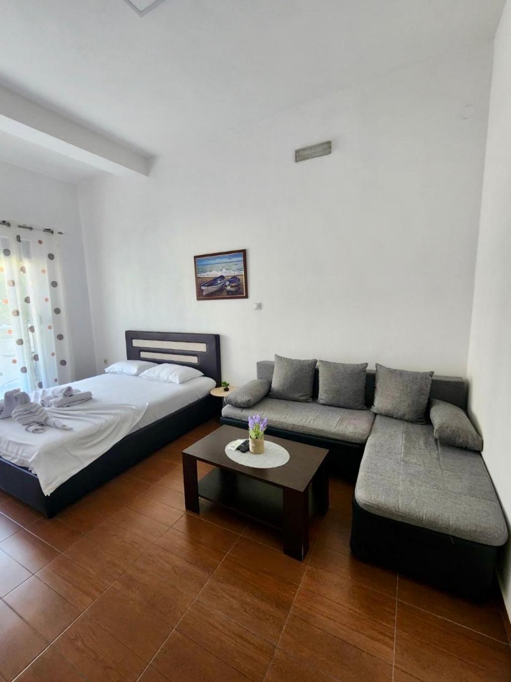 Sunrise Apart-Hotel Ulcinj Bagian luar foto