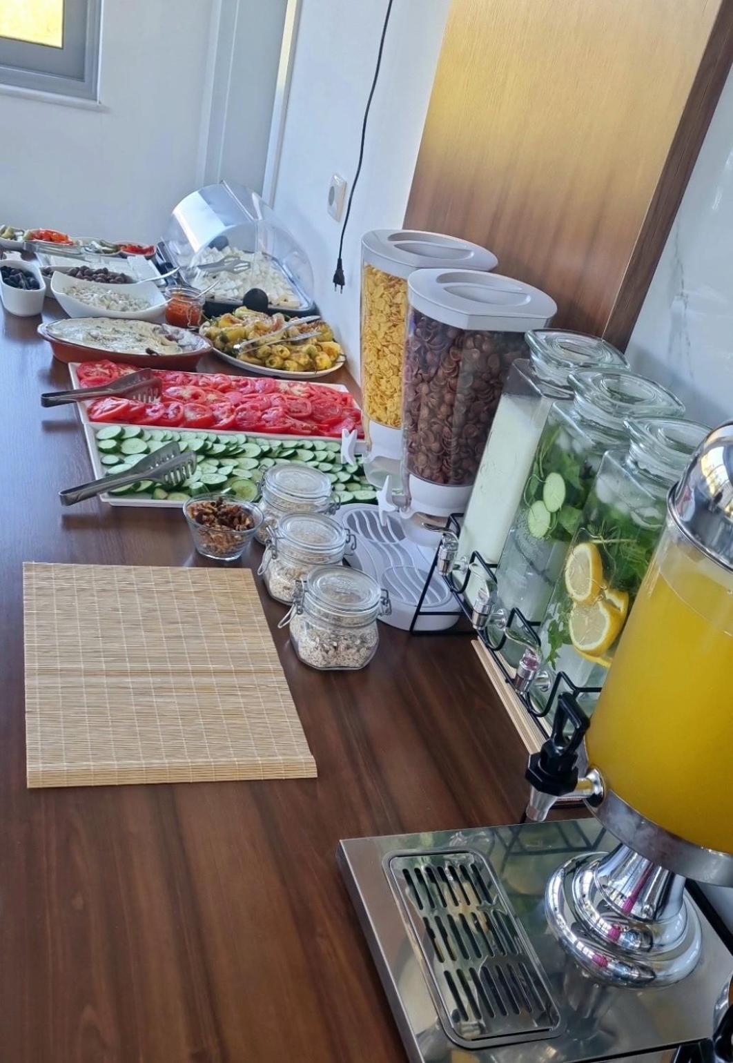 Sunrise Apart-Hotel Ulcinj Bagian luar foto