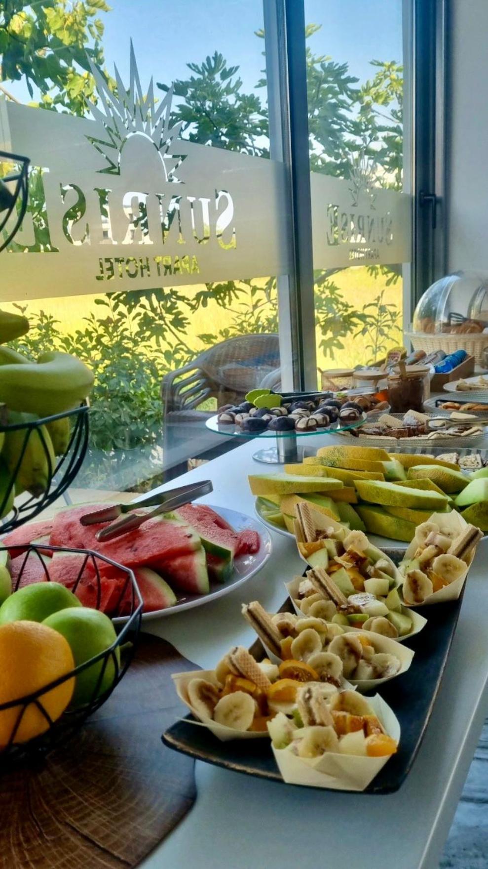 Sunrise Apart-Hotel Ulcinj Bagian luar foto
