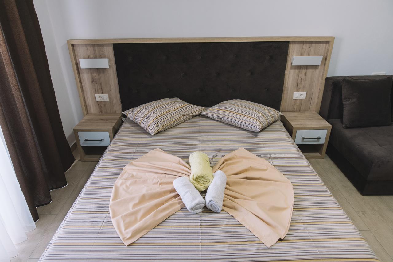 Sunrise Apart-Hotel Ulcinj Bagian luar foto
